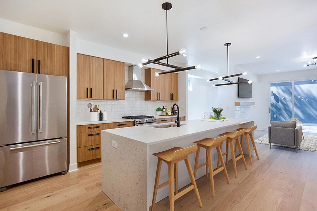 Swanky Sunnyside townhome near 41st & Fox light rail - Photo 4 of 31