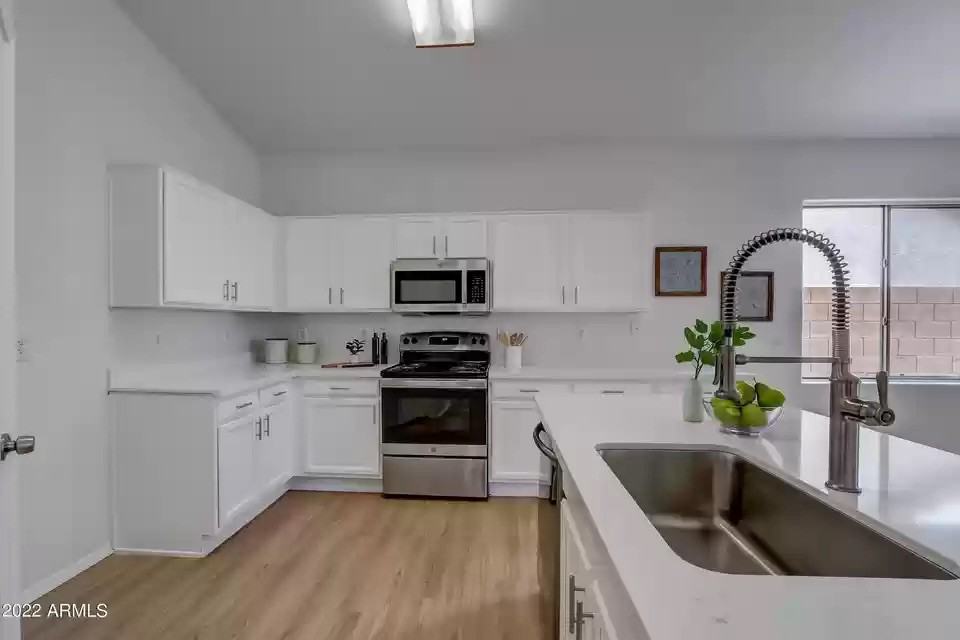 13205 N 129th Dr - Photo 2 of 15