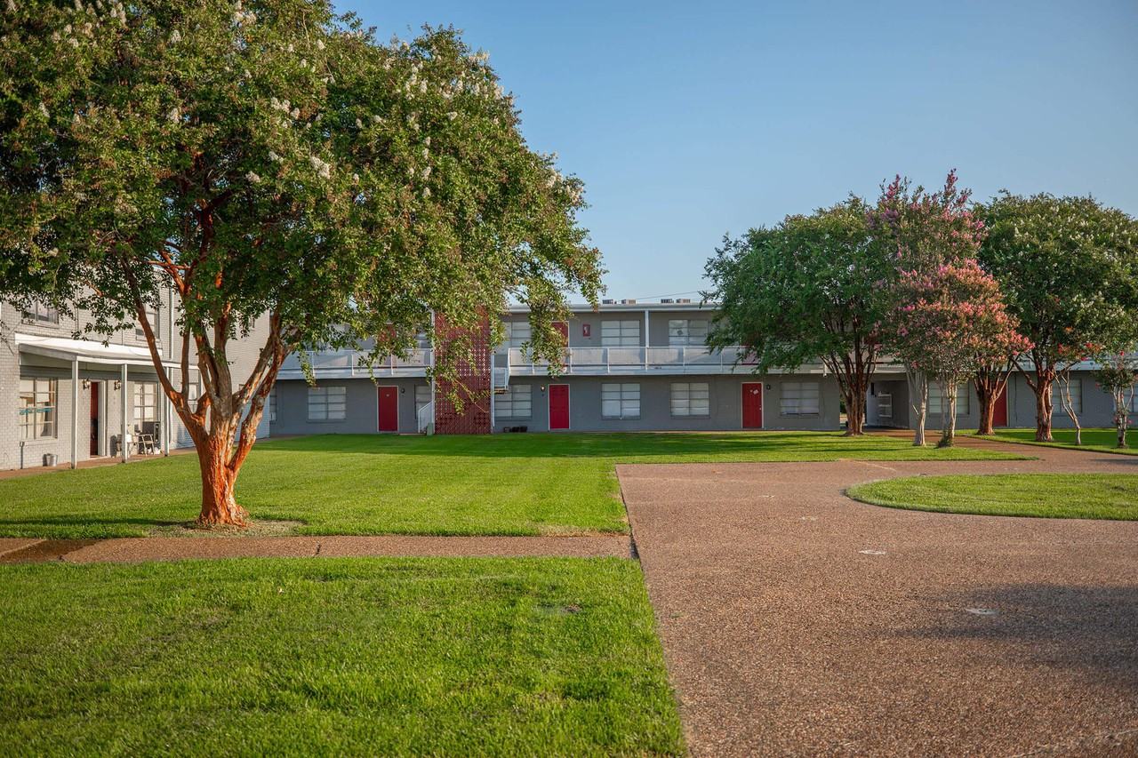 Tammie Jay Apartments - Photo 4 of 49