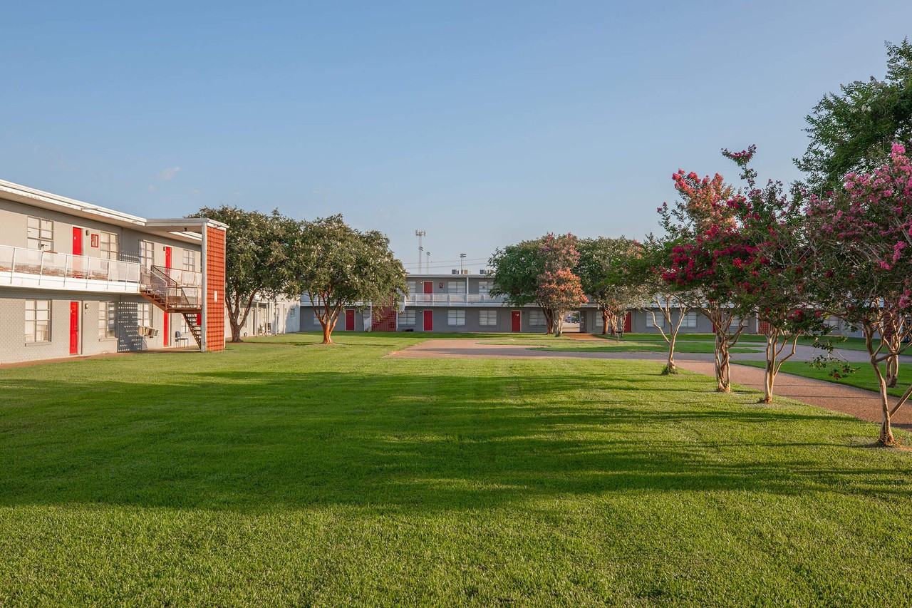 Tammie Jay Apartments - Photo 6 of 49