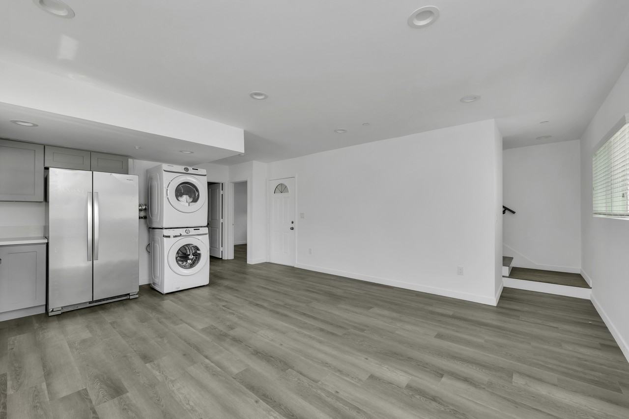 1885 W 20th St #2A - Photo 3 of 17