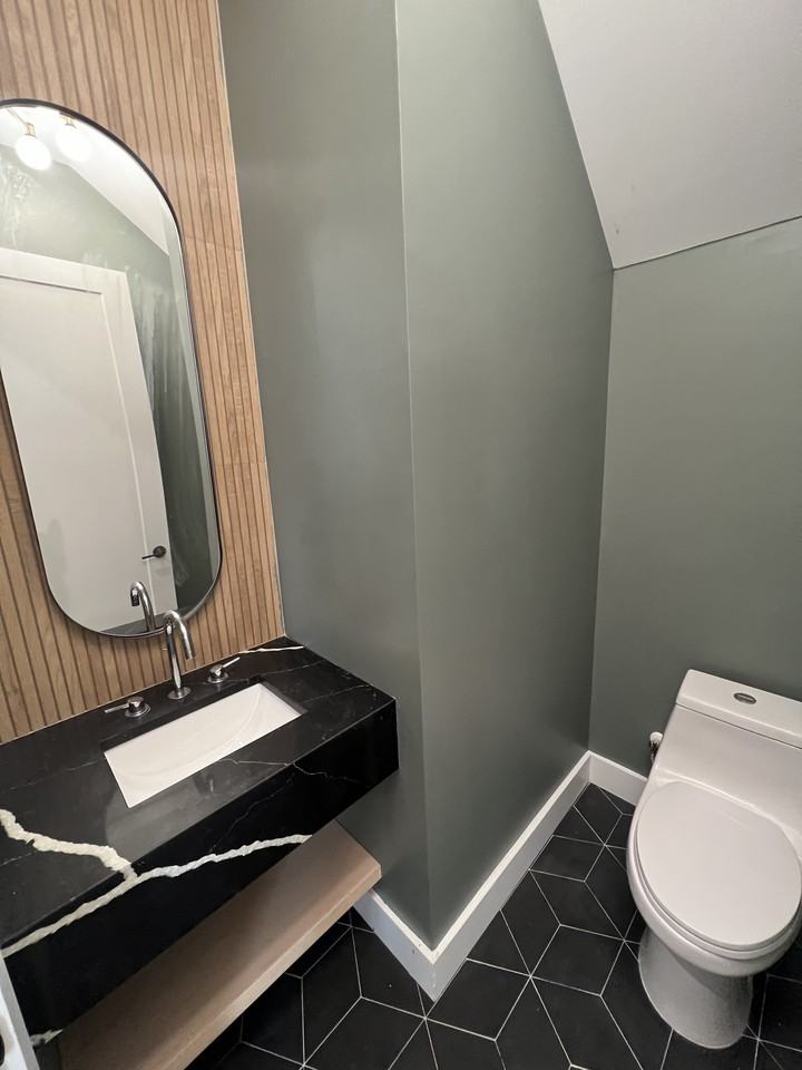 423 W Amelia Ave #1 - Photo 2 of 12