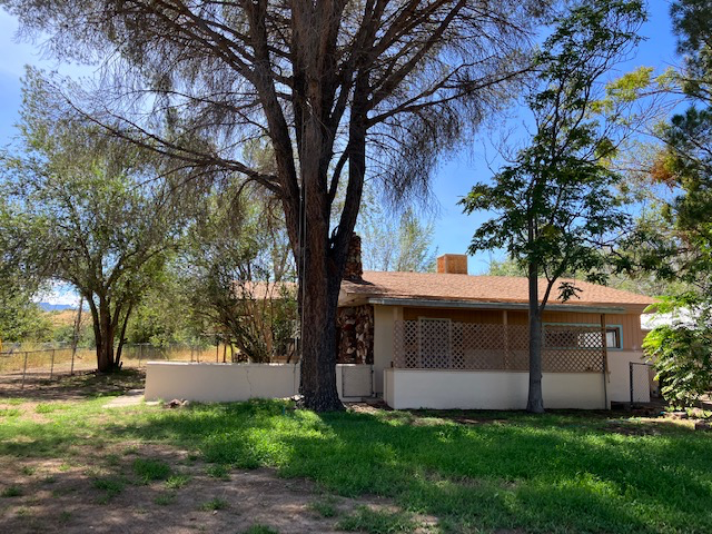 2028 Cottonwood Ln - Photo 2 of 31