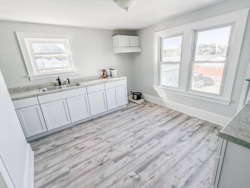 337 1/2 Elm St - Photo 2 of 8