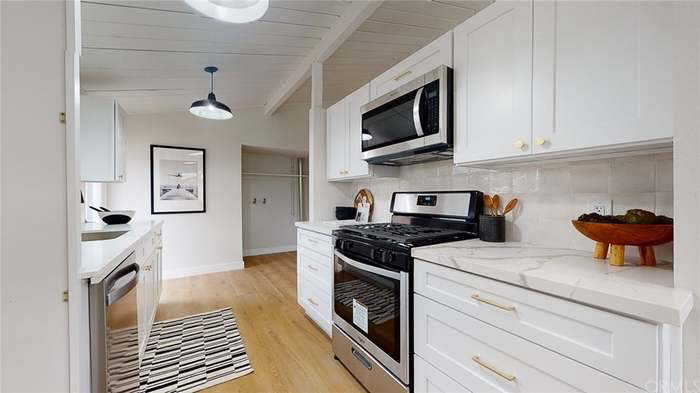 12329 Aegean St - Photo 2 of 24