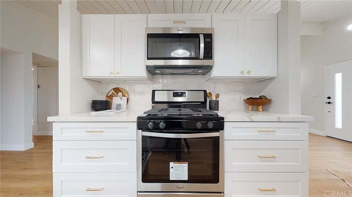 12329 Aegean St - Photo 3 of 24