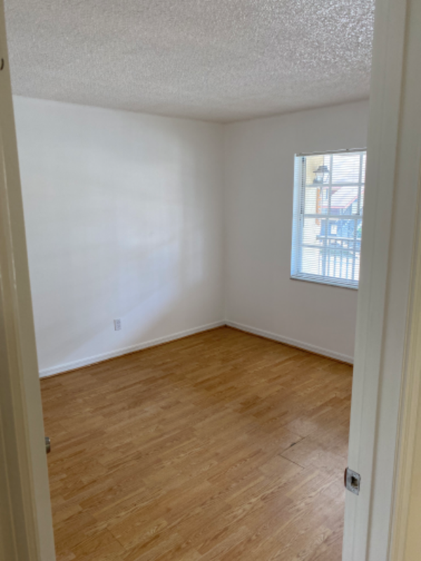 3073 Sir Hamilton Cir - Photo 2 of 12