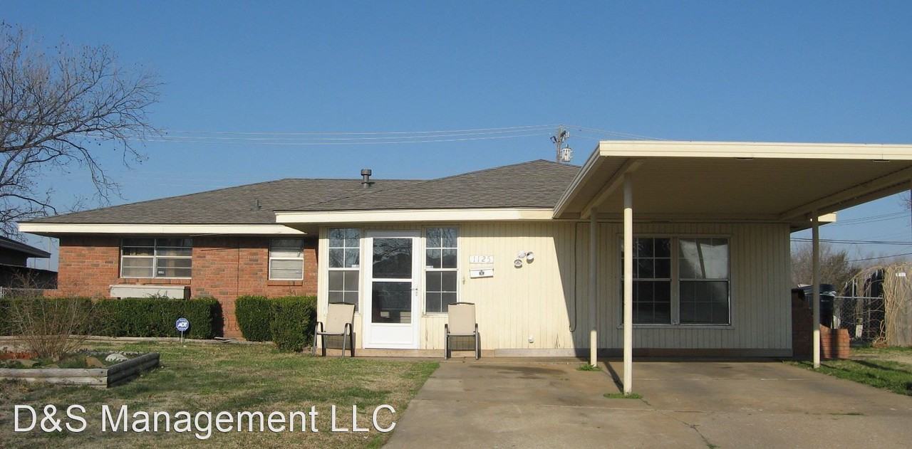 1125 Sw 67th St - Photo 2 of 9