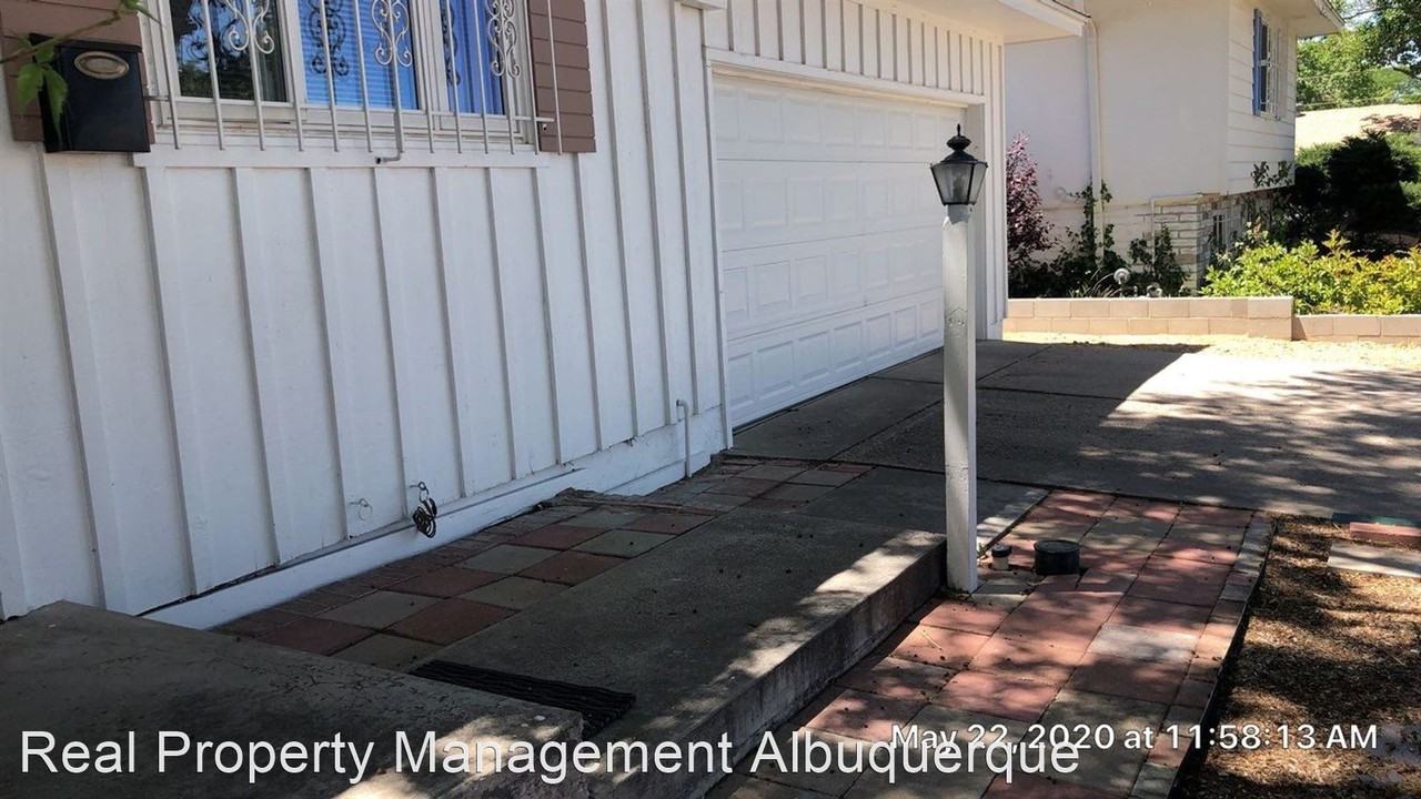 7200 Bellrose Ave Ne - Photo 2 of 26