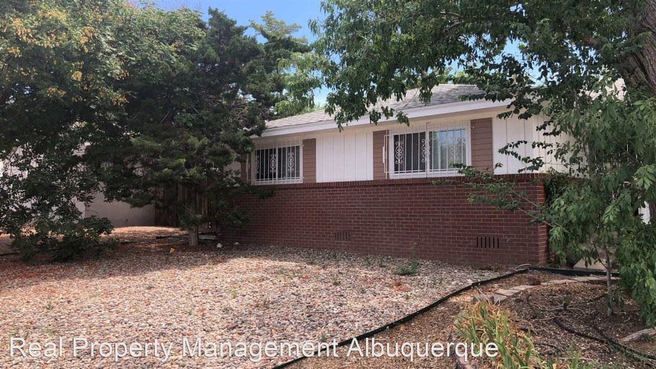 7200 Bellrose Ave Ne - Photo 3 of 26