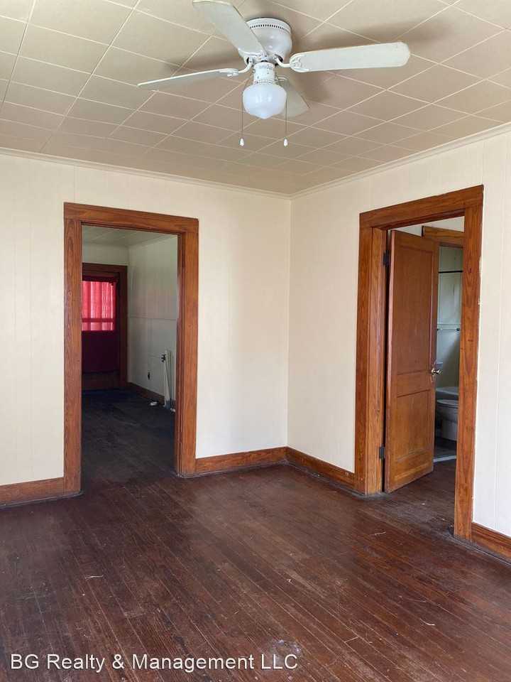 307 Tissington St - Photo 2 of 9