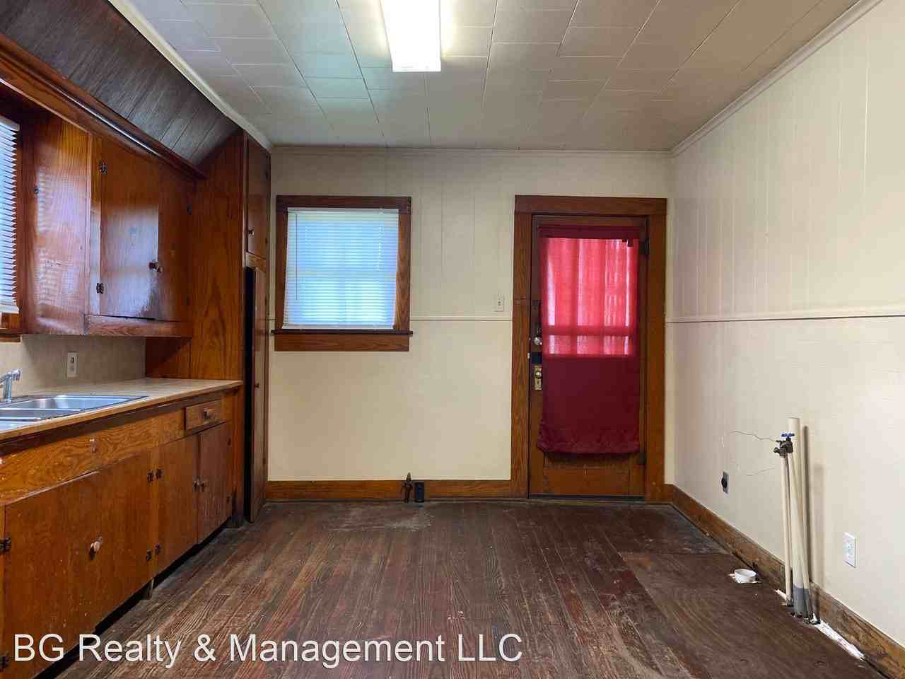 307 Tissington St - Photo 3 of 9