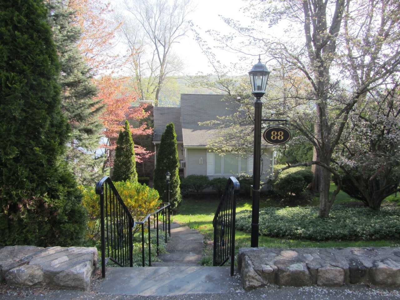 88 N Lake Shore Dr - Photo 3 of 49