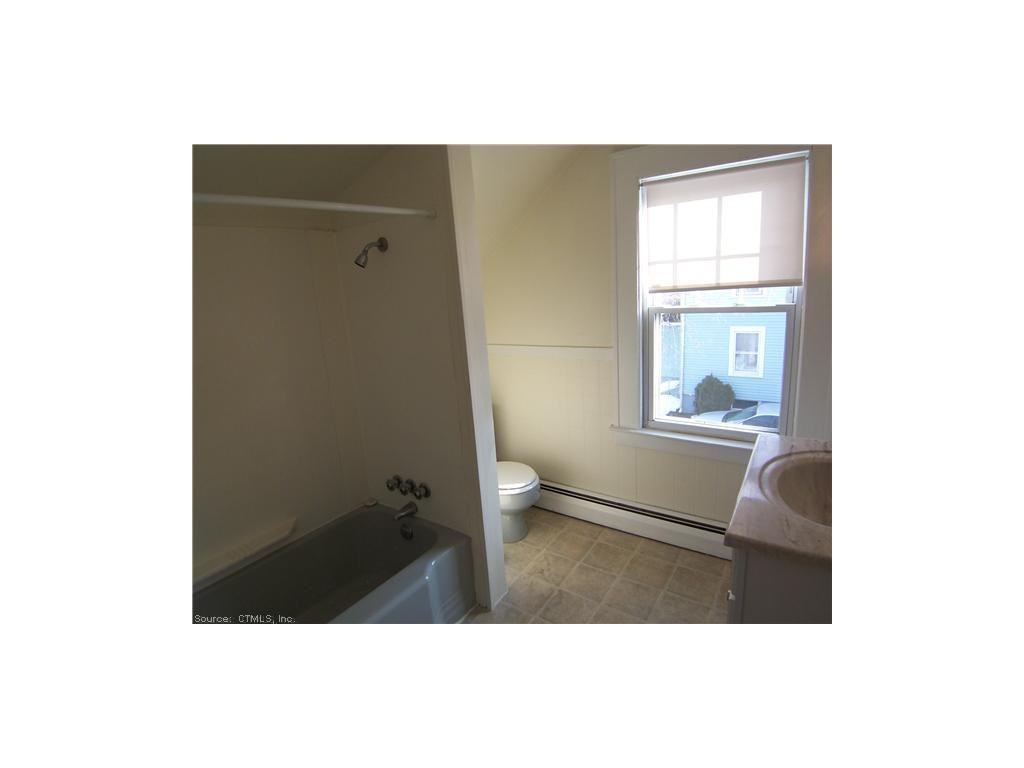 136 Bloomfield Ave - Photo 3 of 14