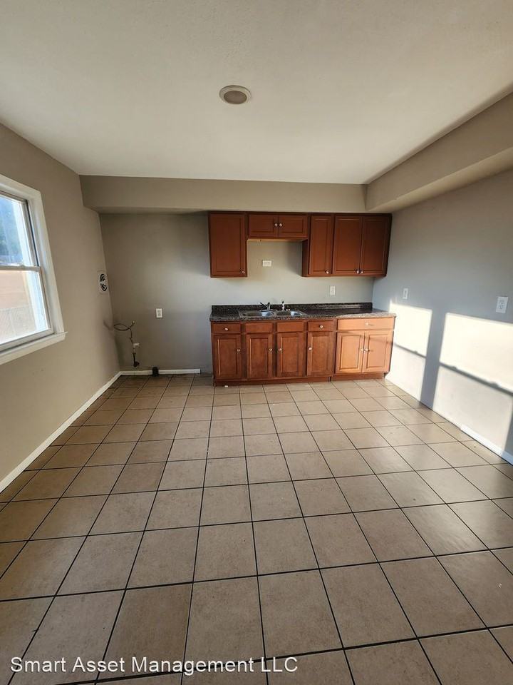 7208-7210 W Hampton Ave. - Photo 3 of 7