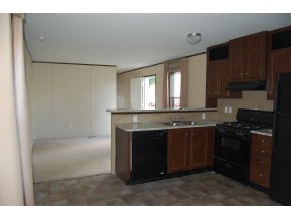 25 Robbins St - Photo 2 of 4