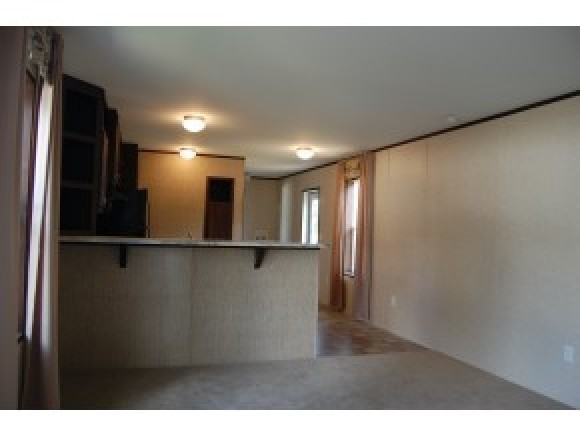 25 Robbins St - Photo 3 of 4