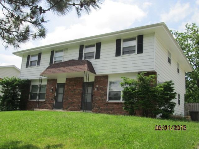 838 Badger Ln - Photo 3 of 14