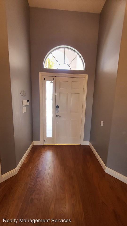 2509 Oak View Ct - Photo 3 of 26