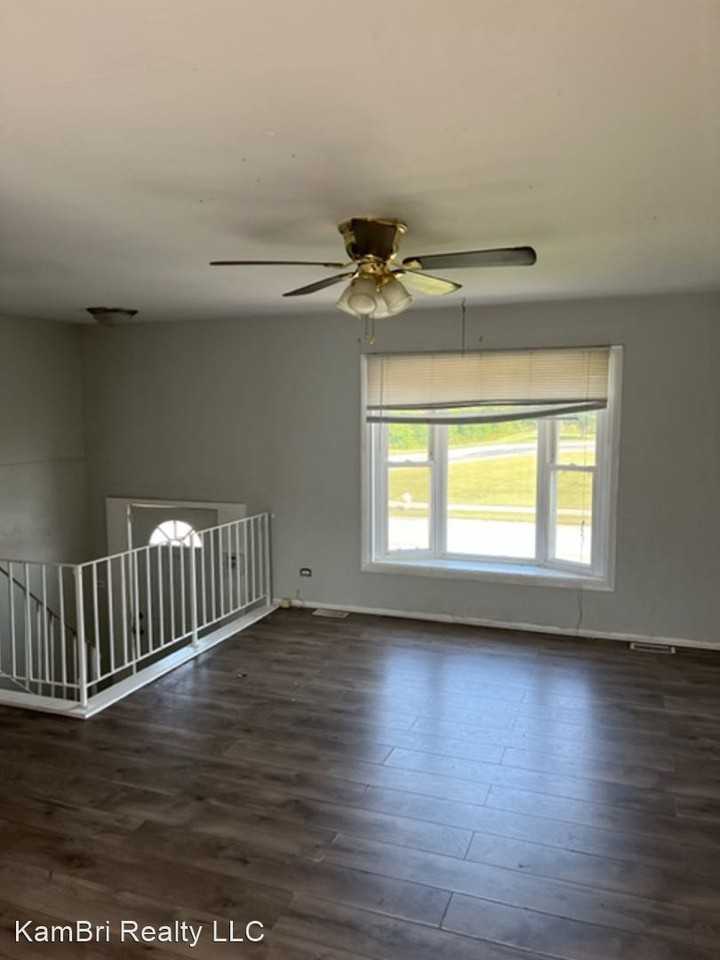 3501 177th St - Photo 2 of 3