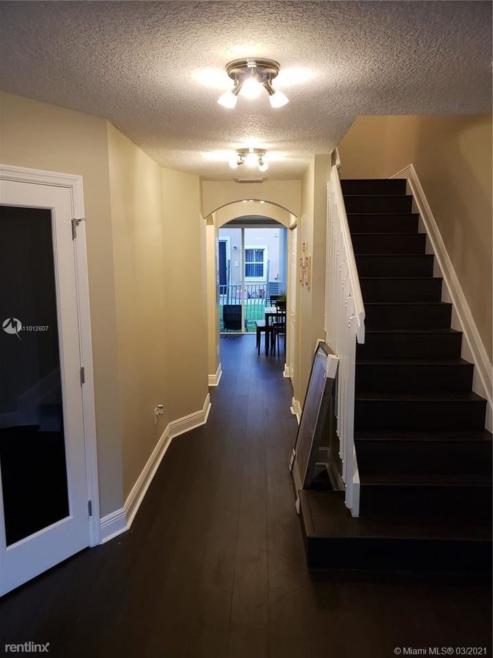 4918 Tradewinds Ter - Photo 2 of 14