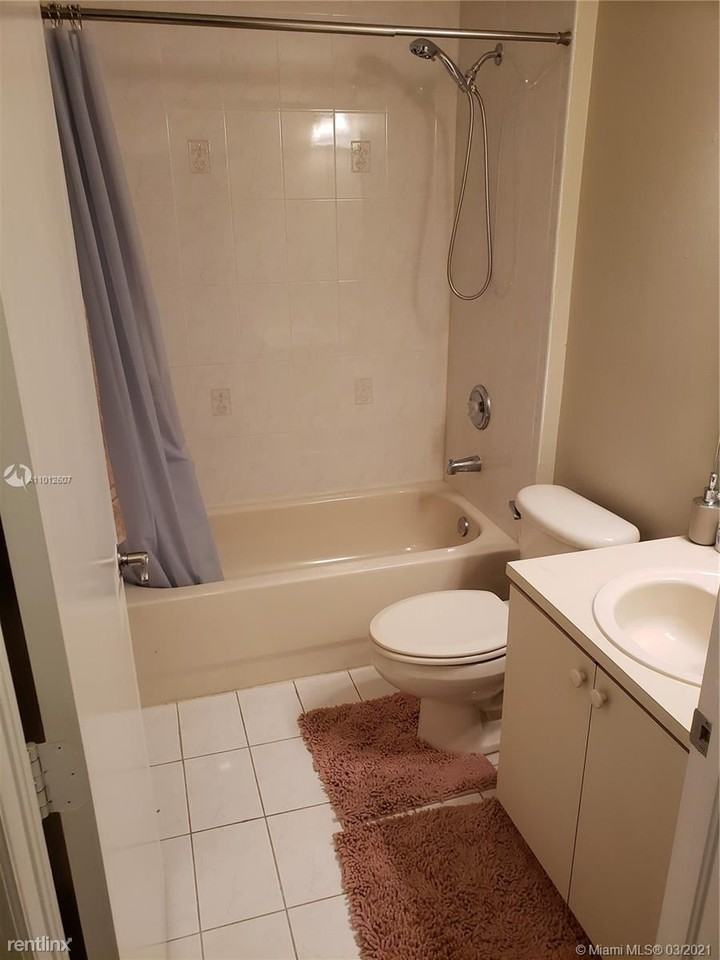 4918 Tradewinds Ter - Photo 3 of 14