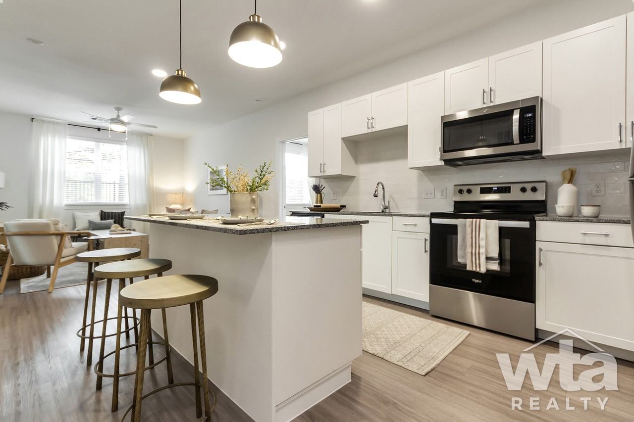 5301 DECKER LN - Photo 3 of 23