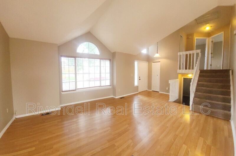 5738 E Melody Ln - Photo 3 of 12