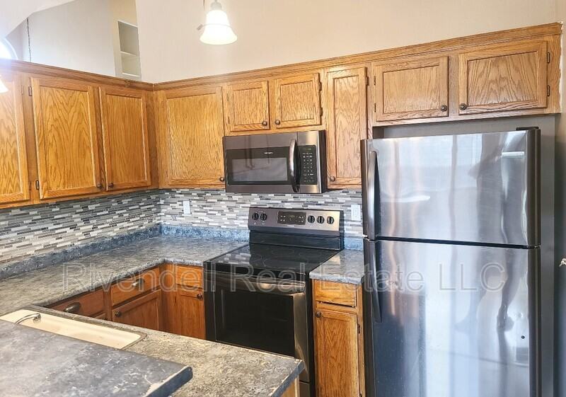 5738 E Melody Ln - Photo 4 of 12