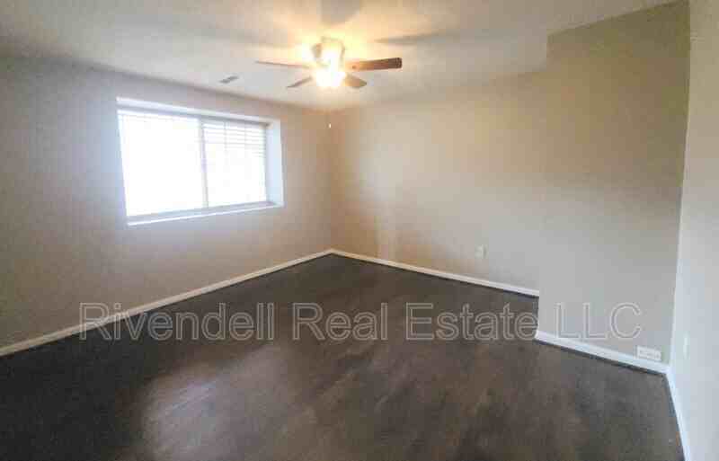 5738 E Melody Ln - Photo 7 of 12