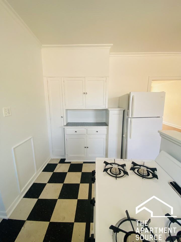 3252 Maple Ave #3B - Photo 2 of 10