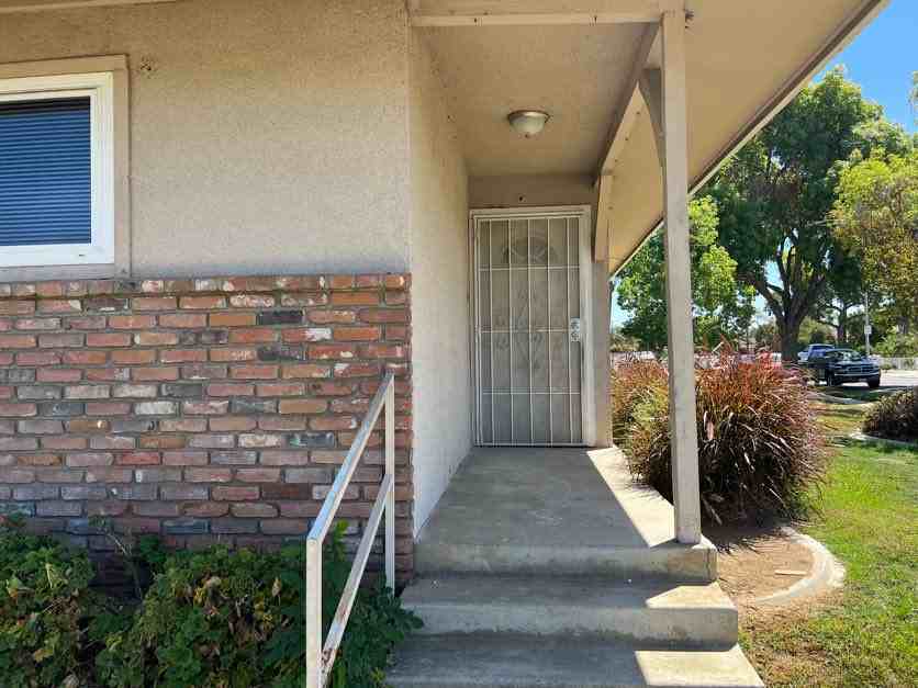 3661 Wilbur St - Photo 3 of 14