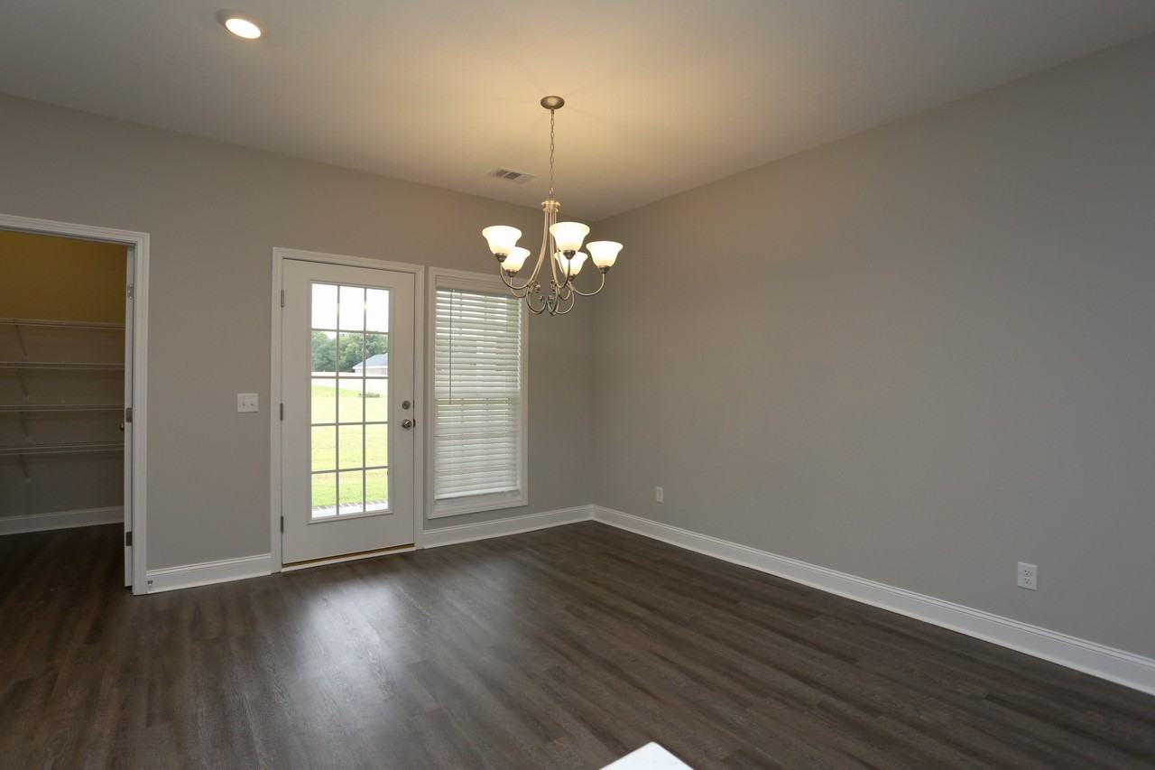 515 Winter Way - Photo 4 of 20