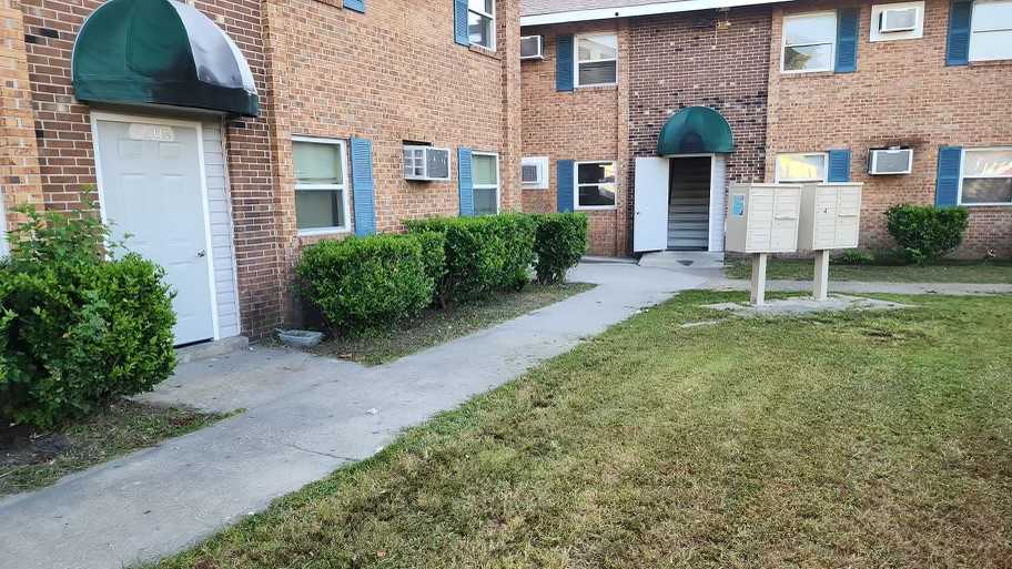 2500 Leo St - Photo 2 of 23