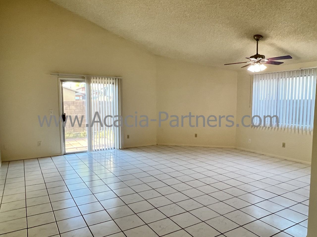 2912 W Yorkshire St - Photo 2 of 15