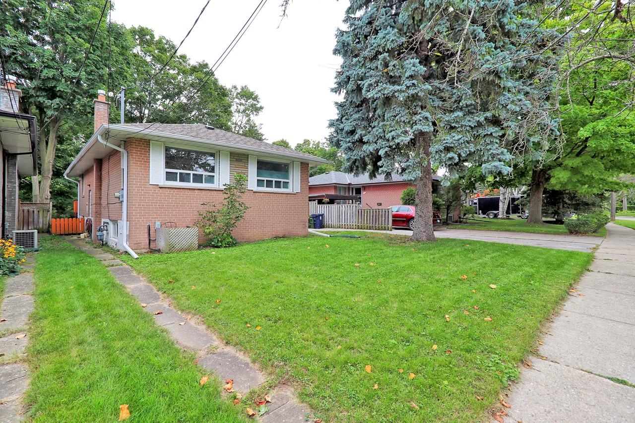 37 Woodgrove Dr - Photo 2 of 31