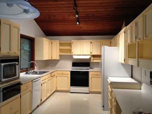 749 SW Eastman Ave - Photo 3 of 14