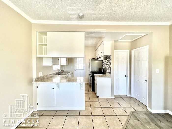 666 W 3rd St - Photo 3 of 22