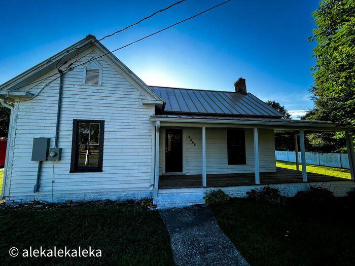 3266 Winthrop St - Photo 2 of 30