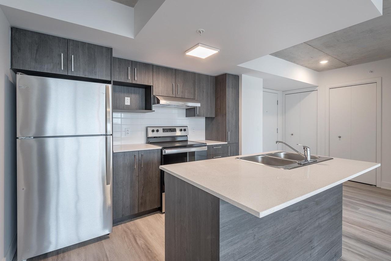 6405 Decarie Apartments 6417 Boul Décarie, Montréal, QC H3W 3E1 Zumper