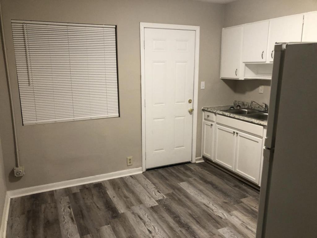 3021 Cusseta Rd - Photo 3 of 6