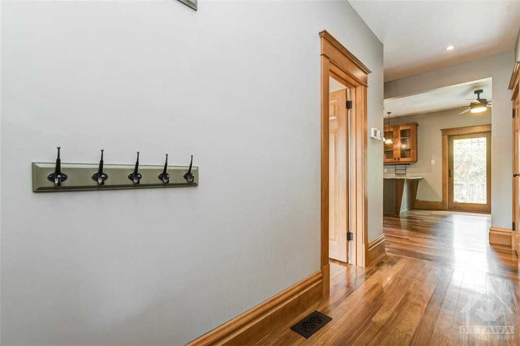 39 Julian Avenue - Photo 3 of 30
