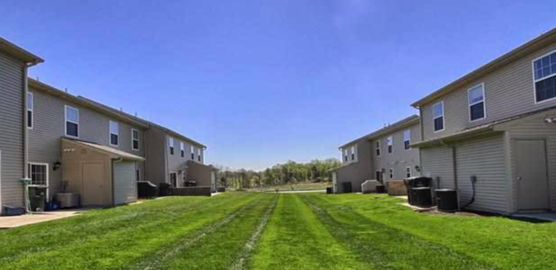 2123 Quail Hollow Dr - Photo 3 of 48