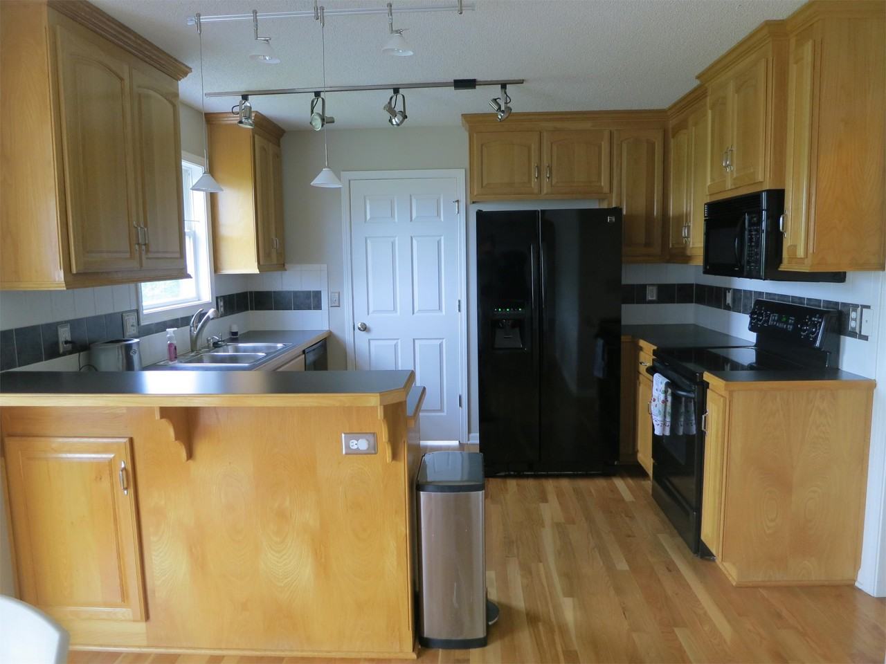 24490 Lackman Rd - Photo 3 of 22