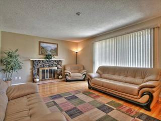 5668 Waltrip Ln - Photo 3 of 9