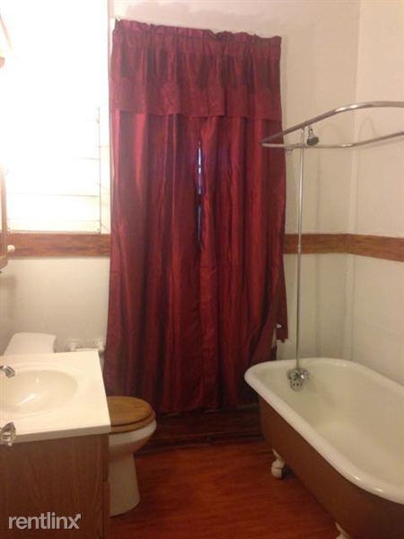 611 S Main St - Photo 3 of 8