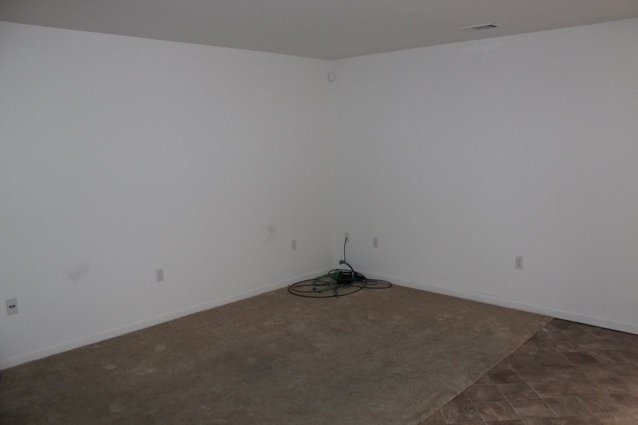 1207 Dewey St - Photo 3 of 9