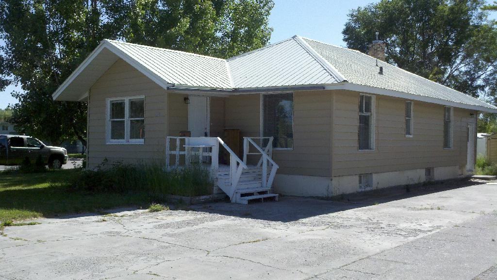 606 S Milton Ave - Photo 3 of 3