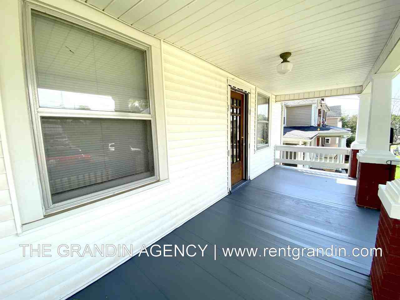 1129 Stewart Ave Se #1 - Photo 3 of 24