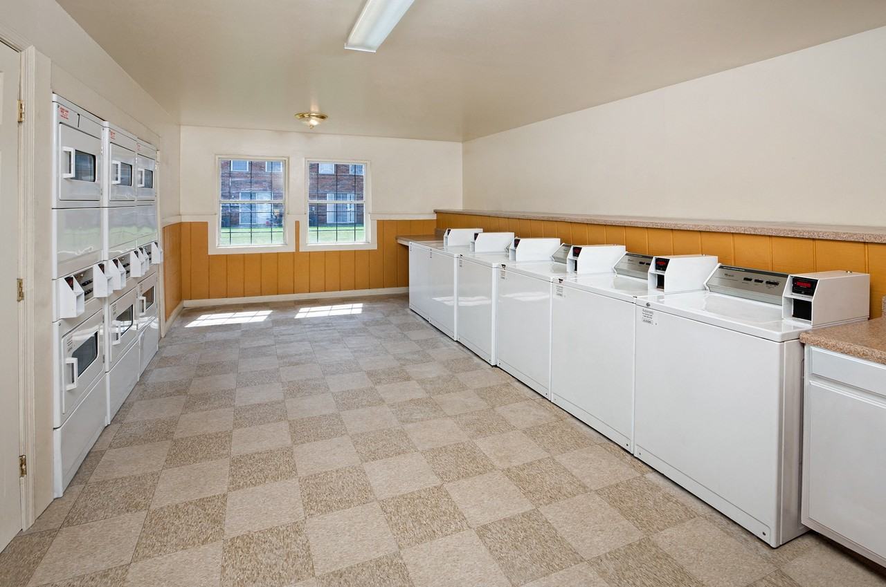 Woodbriar Apartments - Photo 7 of 24